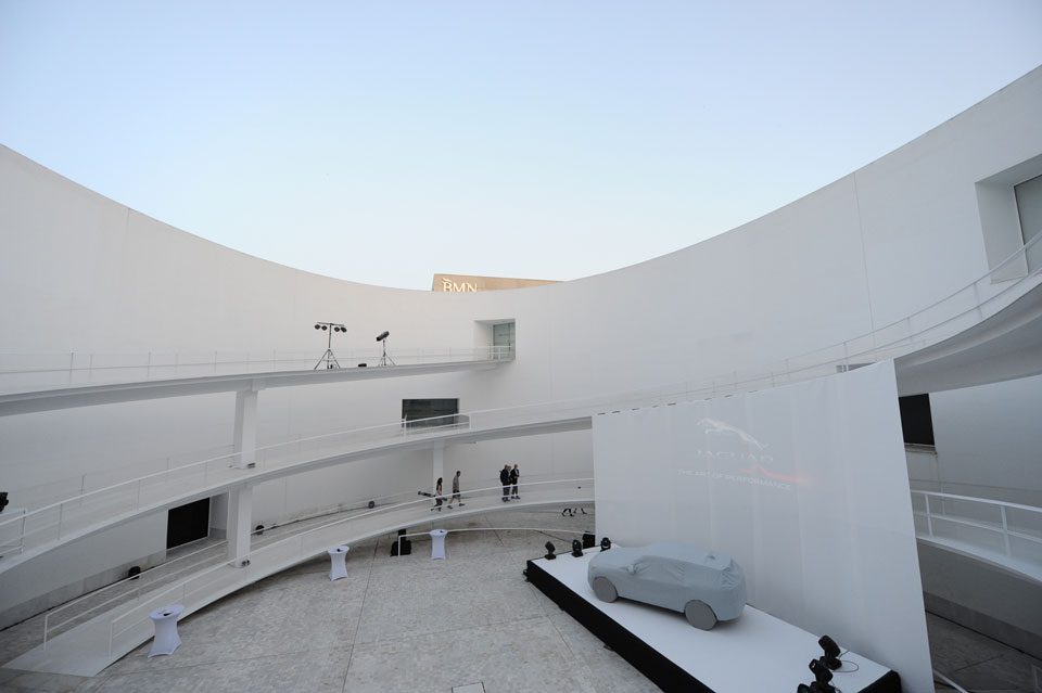 Proscenium - Montaje de la presentación del Jaguar F-PACE en Granada